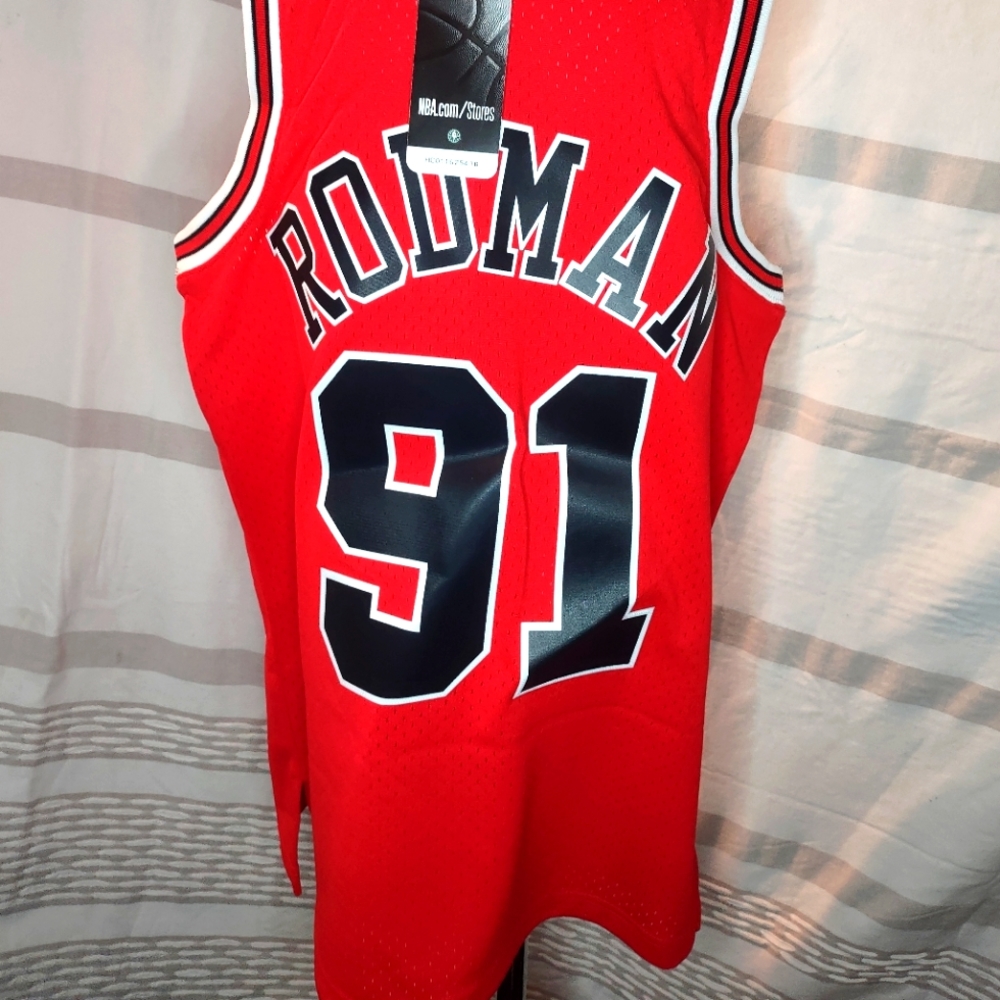 Mitchell & Ness Swingman Chicago Bulls Road 1997-98 Dennis Rodman Jersey